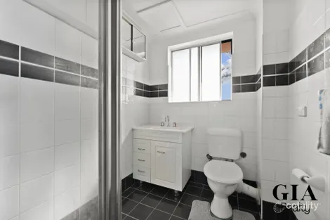 Property photo of 4/23 Carramar Avenue Carramar NSW 2163