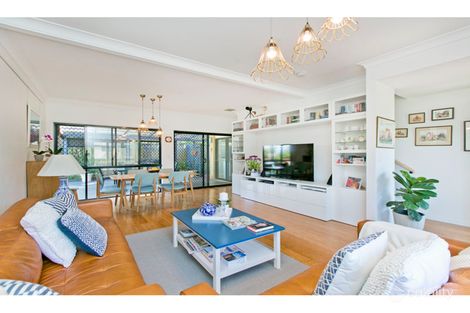 Property photo of 4/415 Upper Cornwall Street Coorparoo QLD 4151