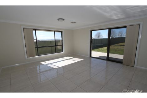Property photo of 6 Blaxland Drive Llanarth NSW 2795