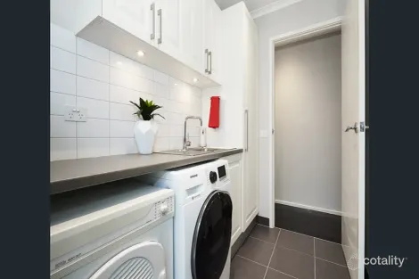 Property photo of 30 Folkstone Crescent Ferntree Gully VIC 3156