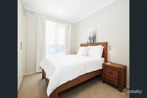 Property photo of 30 Folkstone Crescent Ferntree Gully VIC 3156