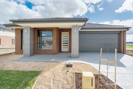 Property photo of 25 Rochester Drive Mickleham VIC 3064