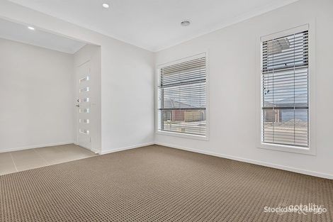 Property photo of 25 Rochester Drive Mickleham VIC 3064