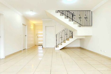 Property photo of 2/84 Targo Road Girraween NSW 2145