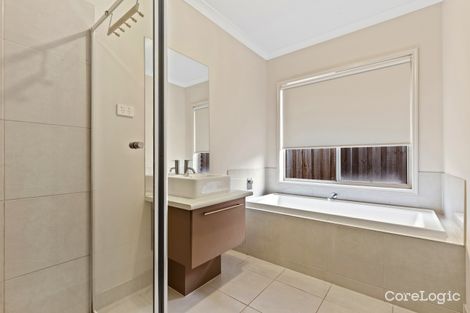 Property photo of 62 Barleygrass Crescent Brookfield VIC 3338