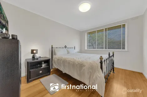 Property photo of 11 Rhoden Grove Eumemmerring VIC 3177