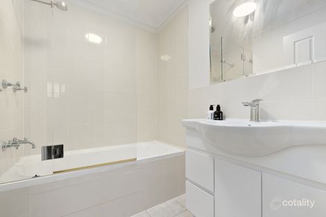 Property photo of 8 Banksia Parade Warriewood NSW 2102