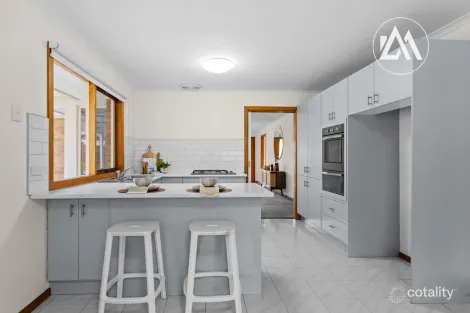 Property photo of 74 Pembroke Drive Somerville VIC 3912