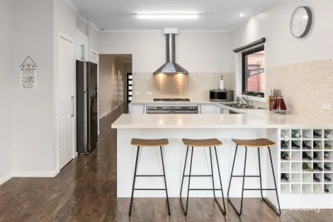 6 Andrea Claire Ct, Skye, VIC 3977