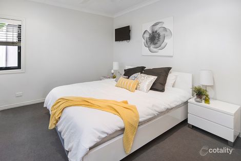 Property photo of 5244 Marine Drive North Hope Island QLD 4212