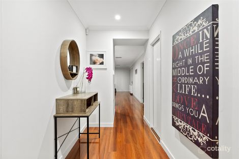 Property photo of 7 Mandalay Parade Fraser Rise VIC 3336