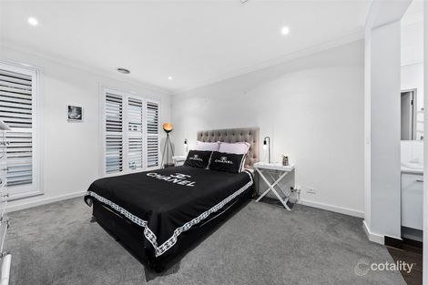 Property photo of 7 Mandalay Parade Fraser Rise VIC 3336