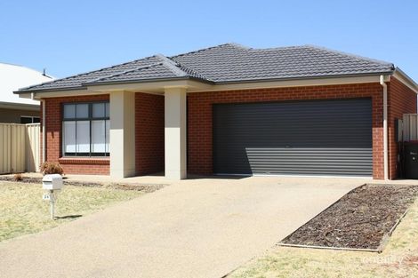 24 Hillam Dr, Griffith, NSW 2680