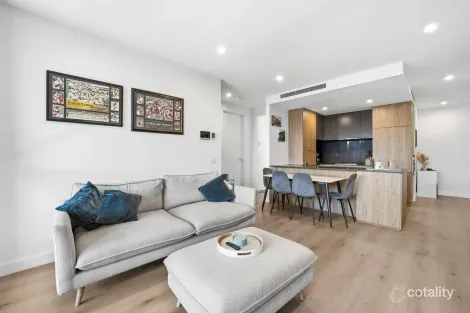 Property photo of 202/134 McKinnon Road McKinnon VIC 3204