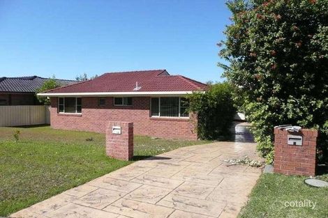 10 Pryor Cres, Old Bar, NSW 2430
