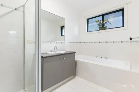 Property photo of 39 Carboni Crescent Lynbrook VIC 3975