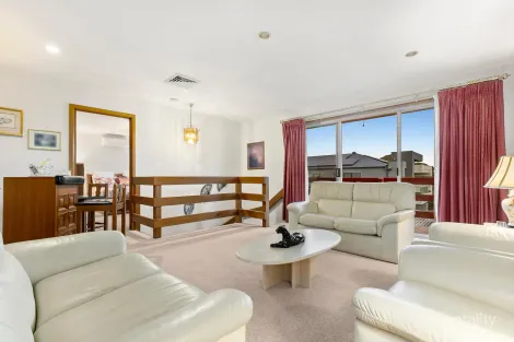 Property photo of 2 Roy Street Donvale VIC 3111