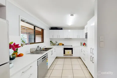 Property photo of 7 Siska Court Beachmere QLD 4510