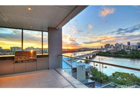 Property photo of 304/33 Ellis Street Kangaroo Point QLD 4169