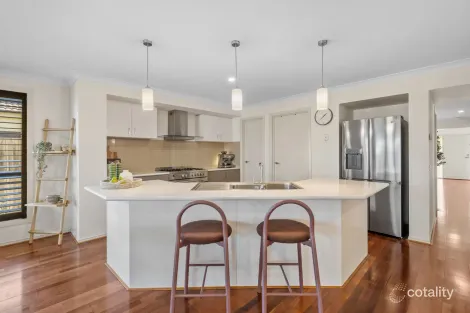 Property photo of 3 Audrey Lane Berwick VIC 3806