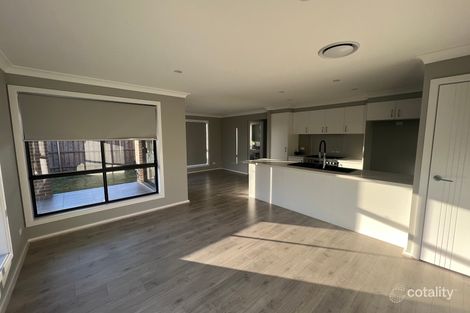 Property photo of 31 Kuttal Crescent Fletcher NSW 2287