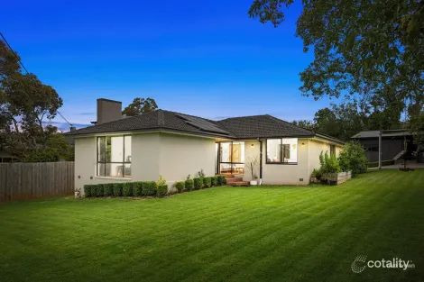 18 Beenak Rd, Wandin North, VIC 3139