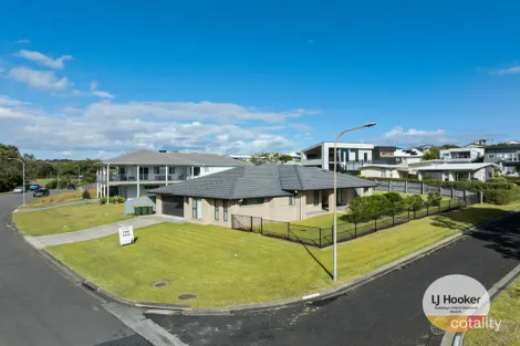 Property photo of 1 Golden Drive Diamond Beach NSW 2430