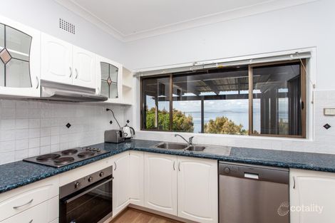 Property photo of 27 Northcliffe Drive Lake Heights NSW 2502