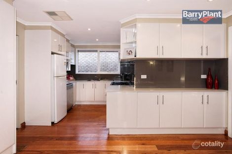 Property photo of 44 Bainbridge Close Craigieburn VIC 3064