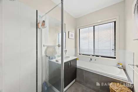 Property photo of 9 Still Water Way Officer VIC 3809