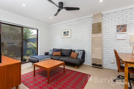 2/21 Esther Ct, Seabrook, VIC 3028