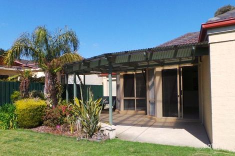 Property photo of 6 Canterbury Close Narre Warren VIC 3805