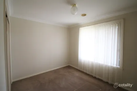 Property photo of 6 Coombes Place Orange NSW 2800