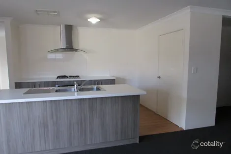 Property photo of 3/4 Tenterden Way Gosnells WA 6110