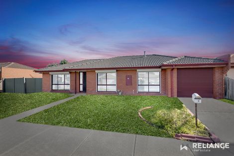 Property photo of 52 Yarcombe Crescent Craigieburn VIC 3064
