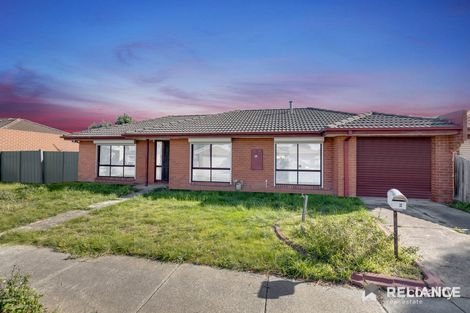 Property photo of 52 Yarcombe Crescent Craigieburn VIC 3064