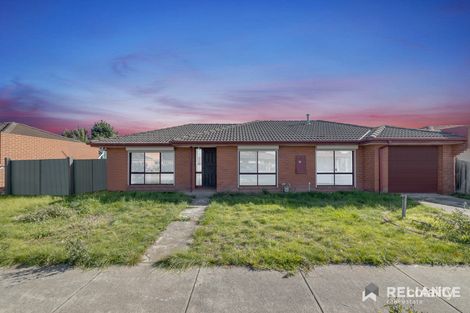 Property photo of 52 Yarcombe Crescent Craigieburn VIC 3064