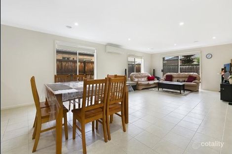 Property photo of 3 Albany Crescent Pakenham VIC 3810