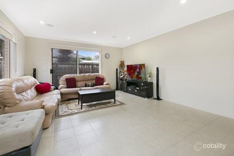 Property photo of 3 Albany Crescent Pakenham VIC 3810