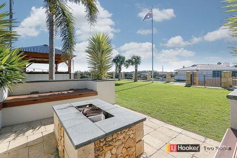 Property photo of 28 Frigate Crescent Yanchep WA 6035