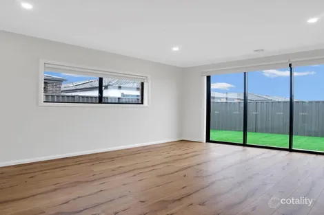 Property photo of 3 Opulent Boulevard Tarneit VIC 3029