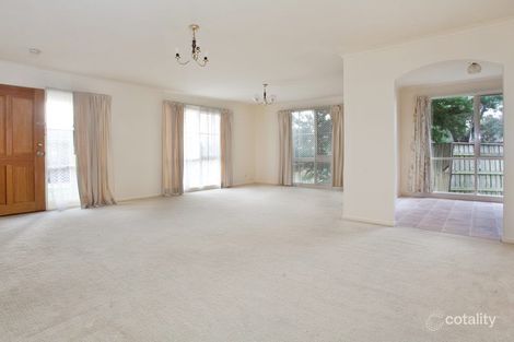 Property photo of 1/30 Strathavan Drive Berwick VIC 3806