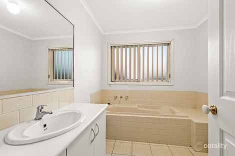 Property photo of 6 Normanton Place Berwick VIC 3806