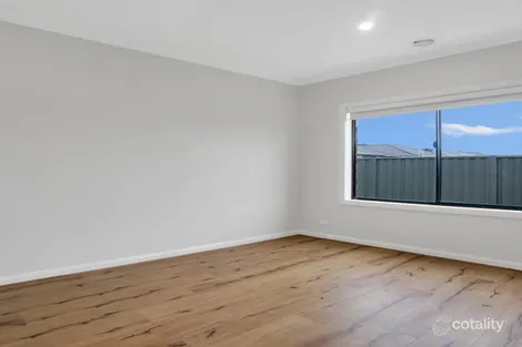 Property photo of 3 Opulent Boulevard Tarneit VIC 3029