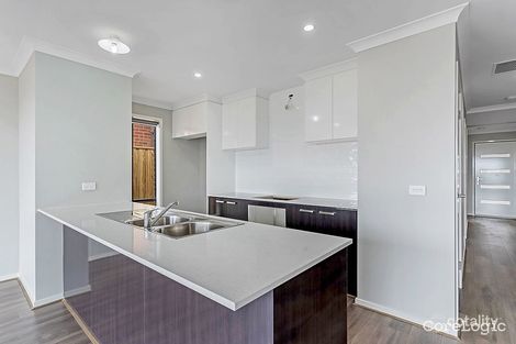 Property photo of 19 Nightingale Road Mickleham VIC 3064