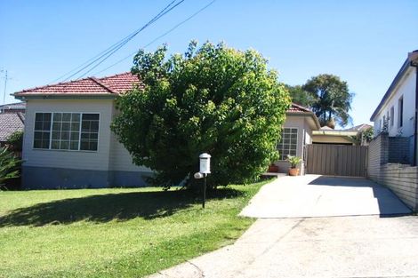 4 Shirley Ave, Roselands, NSW 2196