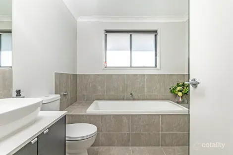 Property photo of 32 Yarrawa Street Tullimbar NSW 2527