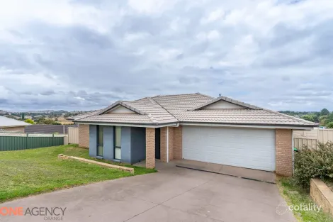 Property photo of 19 Quinlan Run Orange NSW 2800