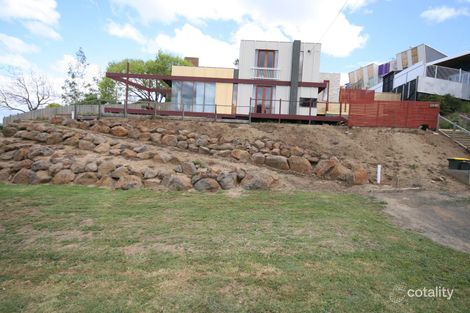 1 Wynfield Dr, Highton, VIC 3216