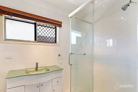 Property photo of 2/18 Central Street Labrador QLD 4215